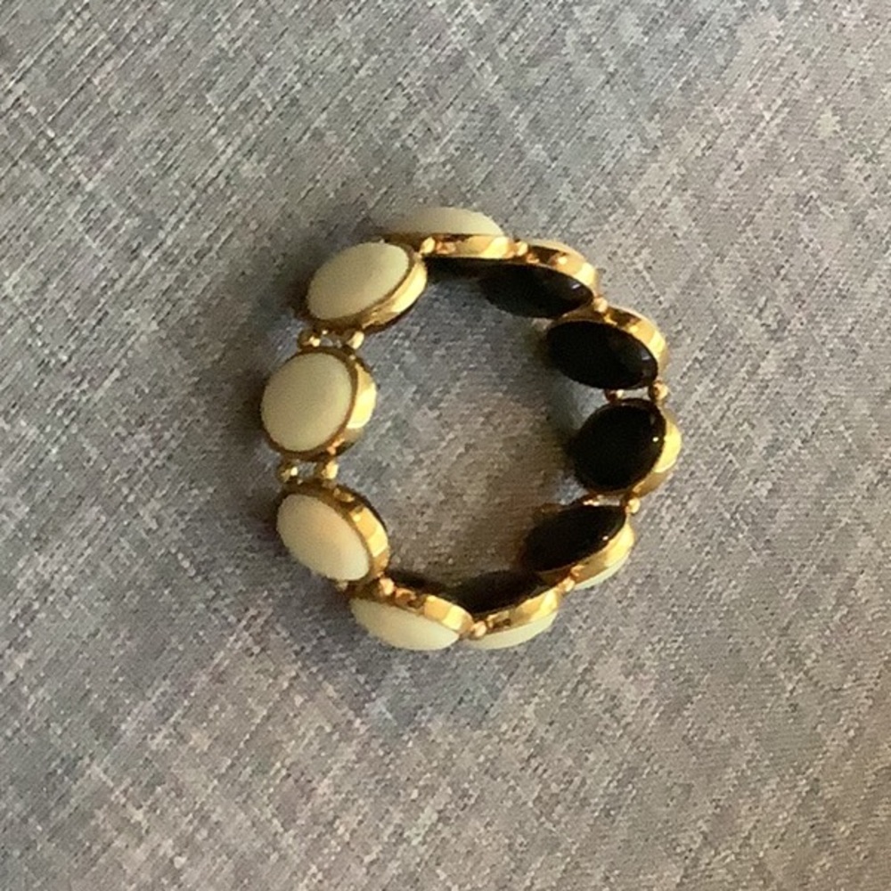 Reversible, rare Joan Rivers bracelet. Stretches. See all pictures. Black, ivory - Picture 2 of 6